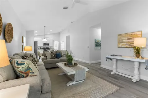 535 Valencia Circle SW Vero Beach FL 32968