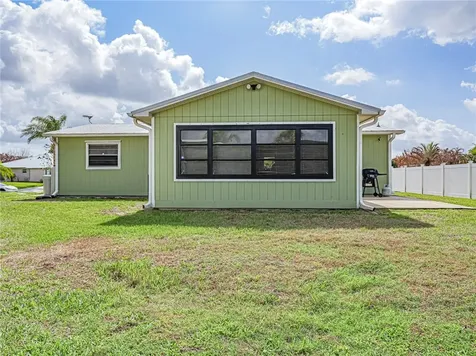 573 Autumn Terrace Sebastian FL 32958