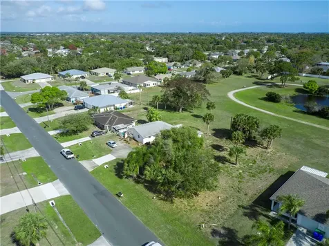 358 S Wimbrow Drive Sebastian FL 32958