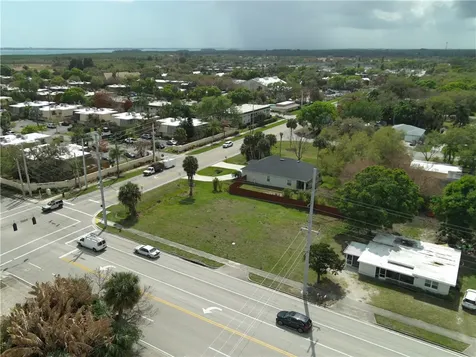 1185 6th Avenue Vero Beach FL 32960