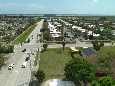 1185 6th Avenue Vero Beach FL 32960