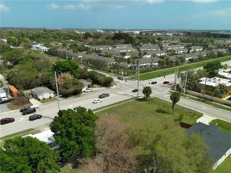 1185 6th Avenue Vero Beach FL 32960