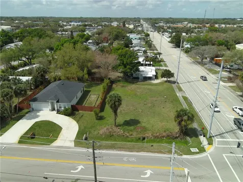 1185 6th Avenue Vero Beach FL 32960