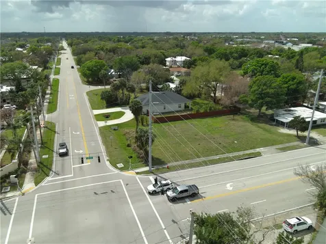 1185 6th Avenue Vero Beach FL 32960