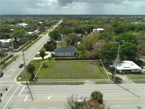 1185 6th Avenue Vero Beach FL 32960