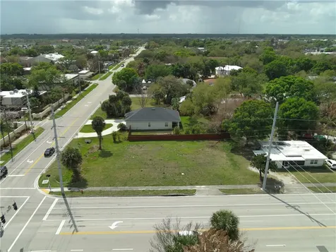 1185 6th Avenue Vero Beach FL 32960