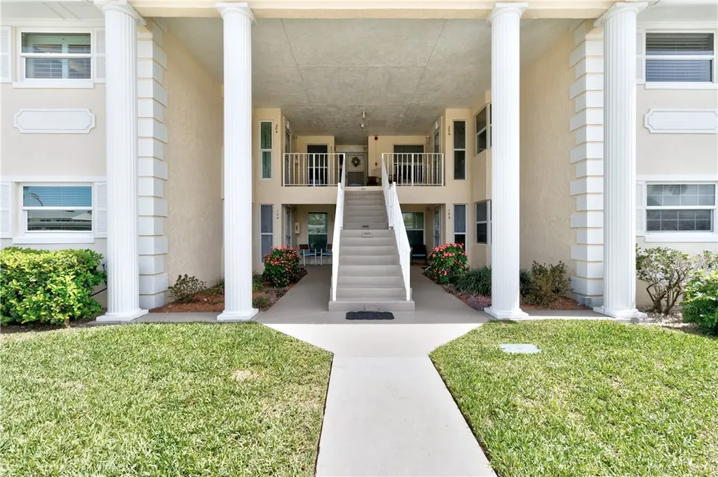 500 Grove Isle Circle Vero Beach FL 32962