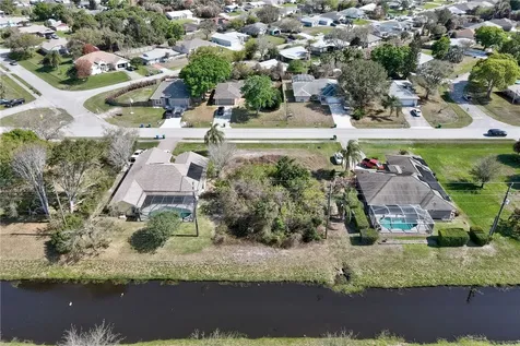 306 Main Street Sebastian FL 32958
