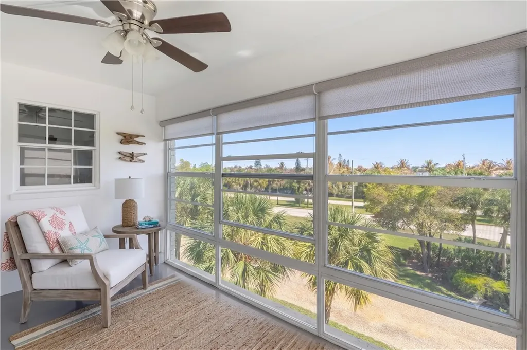 2333 Indian River Boulevard Vero Beach FL 32960