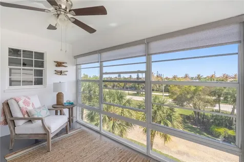 2333 Indian River Boulevard Vero Beach FL 32960