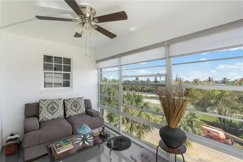2333 Indian River Boulevard Vero Beach FL 32960