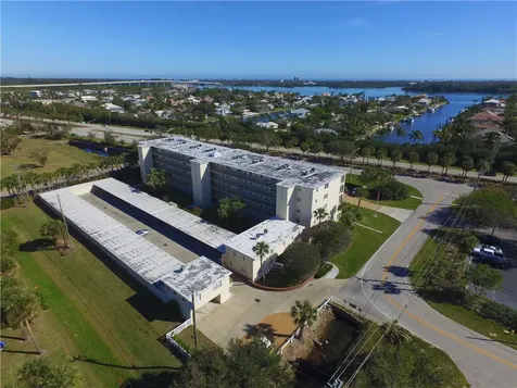 2333 Indian River Boulevard Vero Beach FL 32960