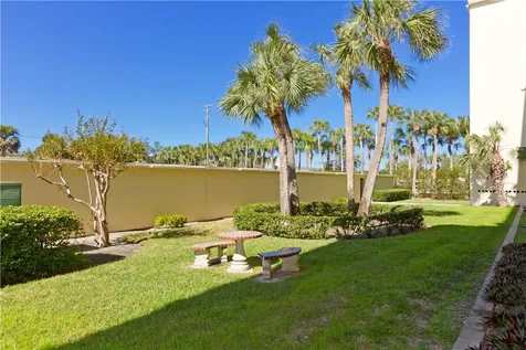 2333 Indian River Boulevard Vero Beach FL 32960