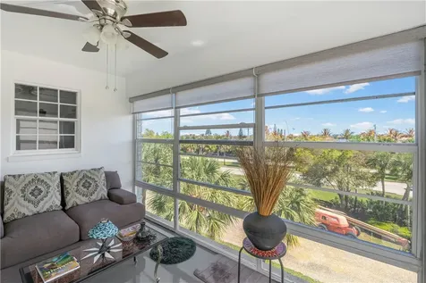2333 Indian River Boulevard Vero Beach FL 32960
