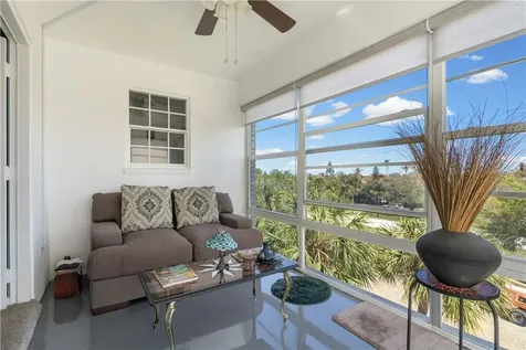 2333 Indian River Boulevard Vero Beach FL 32960