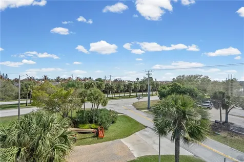 2333 Indian River Boulevard Vero Beach FL 32960