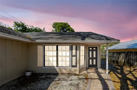 2890 1st Place Vero Beach FL 32968
