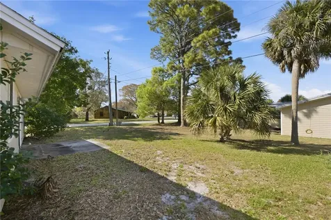 2890 1st Place Vero Beach FL 32968
