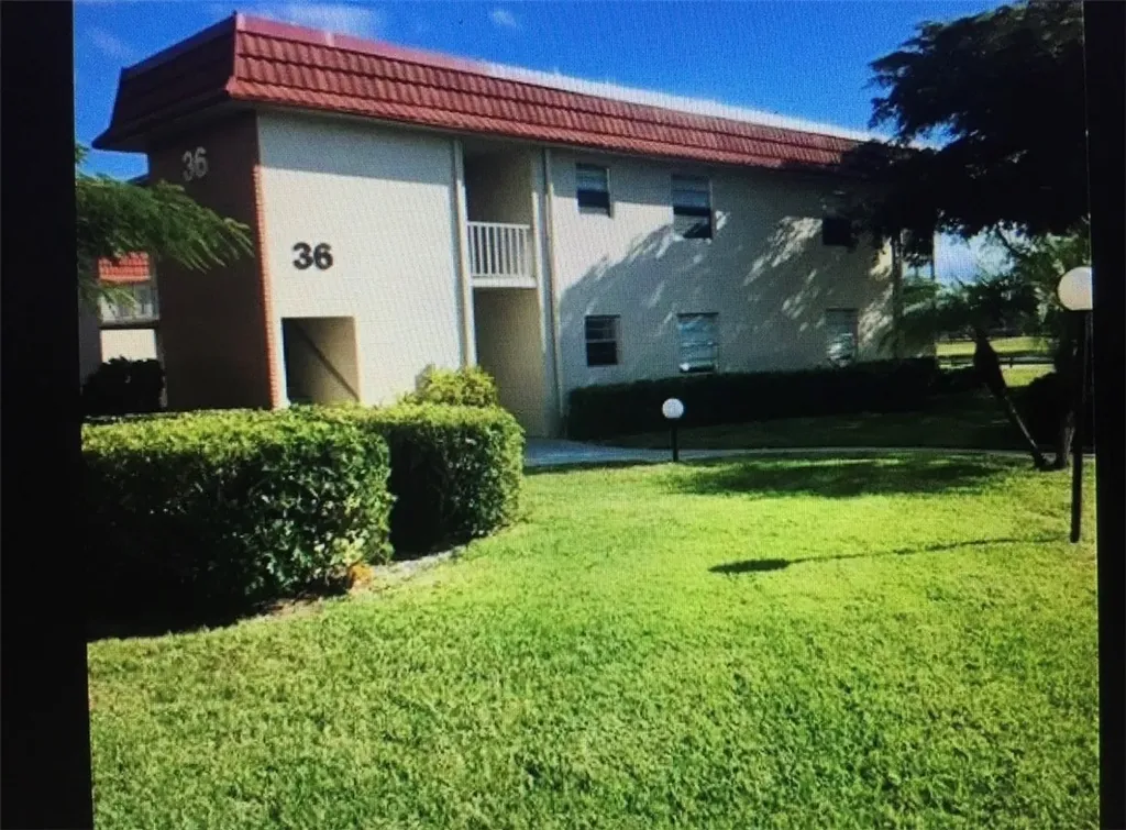 36 Pine Arbor Lane Vero Beach FL 32962