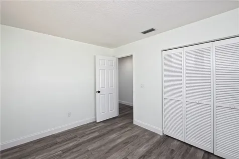 945 33rd Avenue SW Vero Beach FL 32968