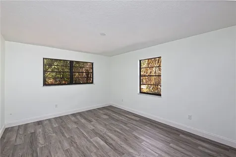 945 33rd Avenue SW Vero Beach FL 32968