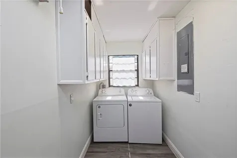 945 33rd Avenue SW Vero Beach FL 32968