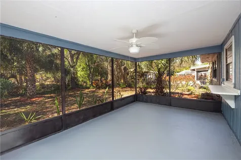 945 33rd Avenue SW Vero Beach FL 32968