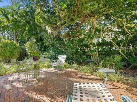 8829 Lakeside Circle Vero Beach FL 32963