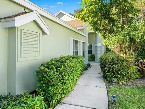 8829 Lakeside Circle Vero Beach FL 32963