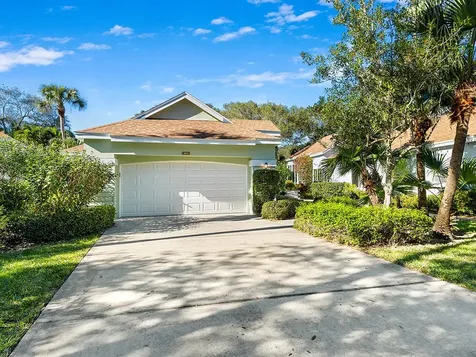 8829 Lakeside Circle Vero Beach FL 32963