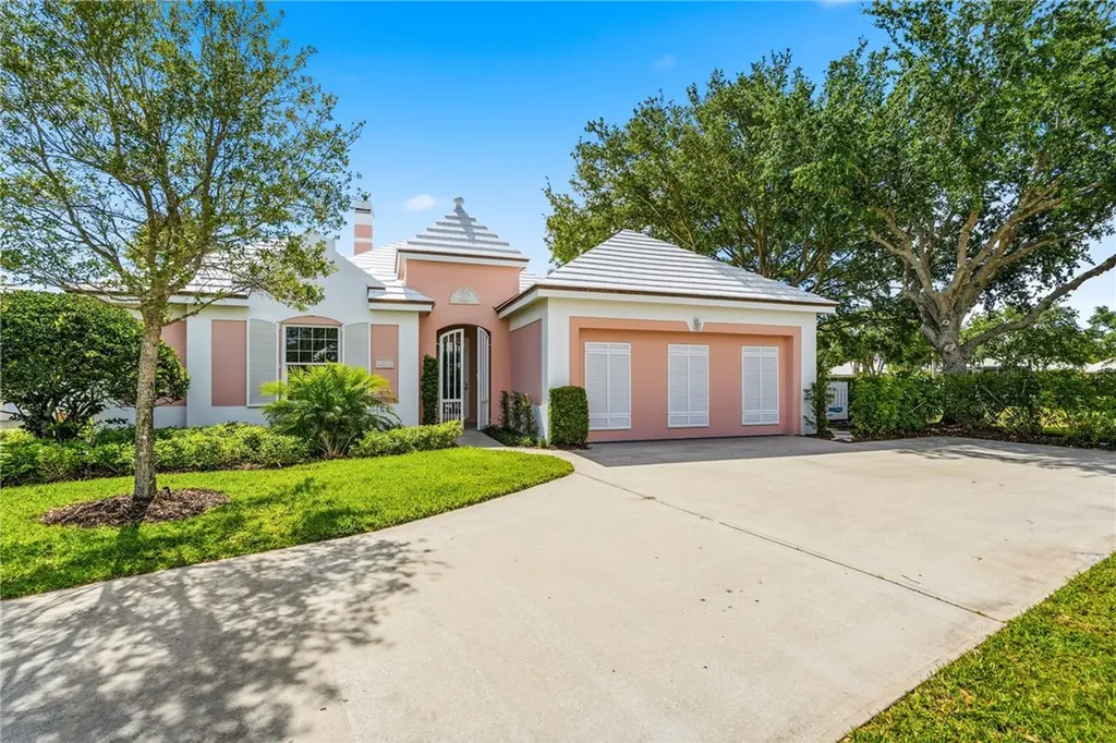 4605 Saint James Avenue Vero Beach FL 32967