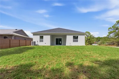 9286 107 Avenue Vero Beach FL 32967