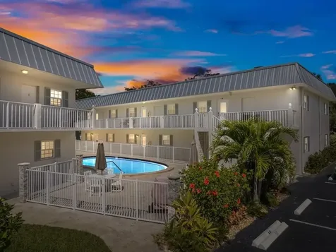 900 Jasmine Lane Vero Beach FL 32963