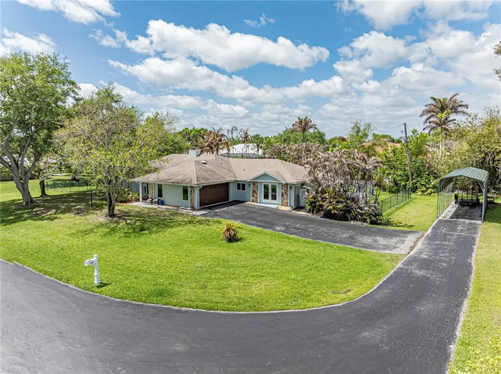 595 45th Court Vero Beach FL 32968