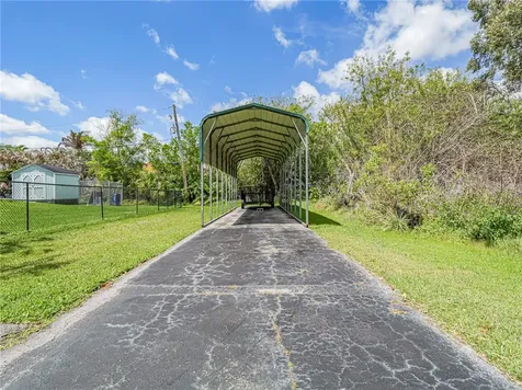 595 45th Court Vero Beach FL 32968