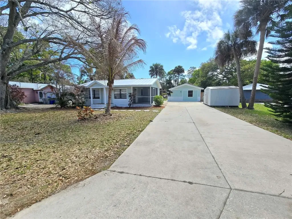 1955 10th Place Vero Beach FL 32960