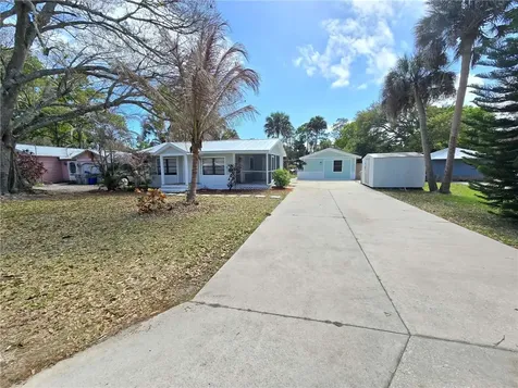 1955 10th Place Vero Beach FL 32960