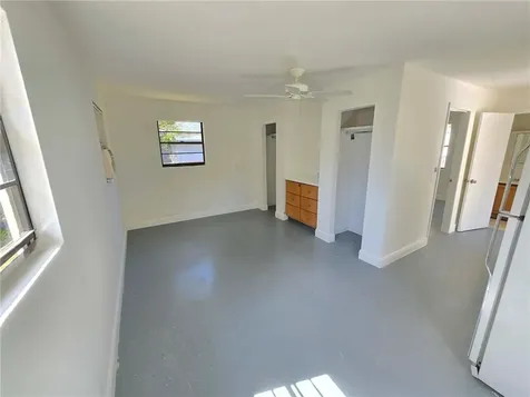 1955 10th Place Vero Beach FL 32960