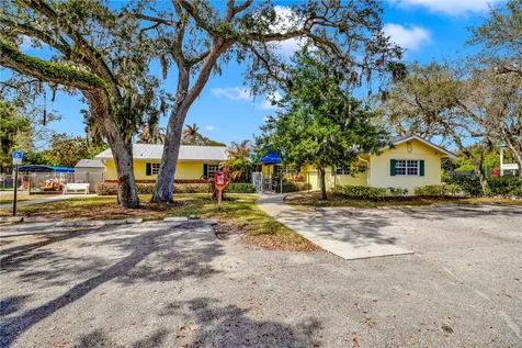 1285 6th Avenue Vero Beach FL 32960