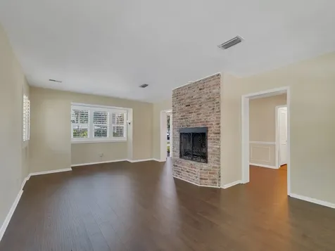 2155 Vero Beach Avenue Vero Beach FL 32960