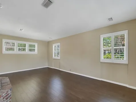 2155 Vero Beach Avenue Vero Beach FL 32960