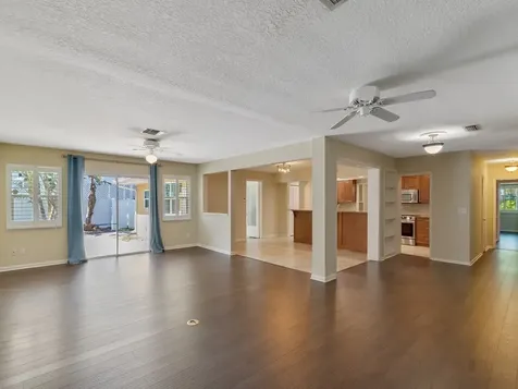 2155 Vero Beach Avenue Vero Beach FL 32960
