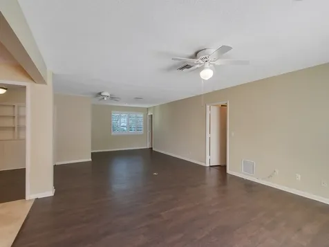 2155 Vero Beach Avenue Vero Beach FL 32960