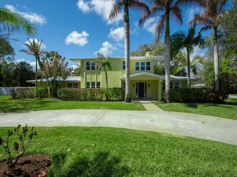 2155 Vero Beach Avenue Vero Beach FL 32960