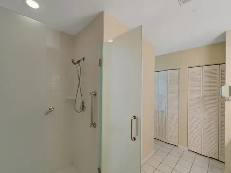 2155 Vero Beach Avenue Vero Beach FL 32960
