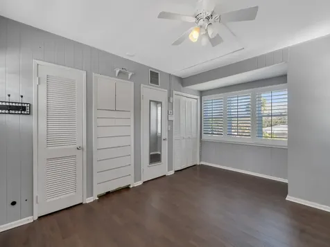 2155 Vero Beach Avenue Vero Beach FL 32960