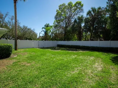 2155 Vero Beach Avenue Vero Beach FL 32960