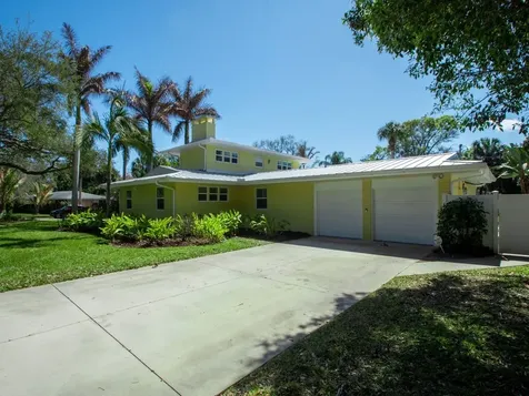 2155 Vero Beach Avenue Vero Beach FL 32960