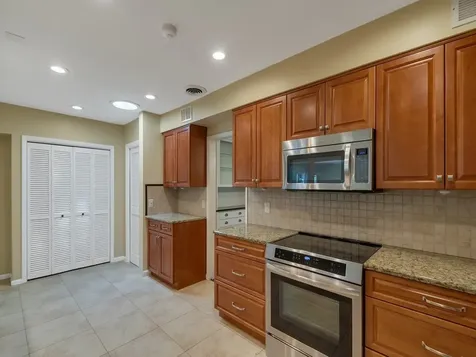 2155 Vero Beach Avenue Vero Beach FL 32960