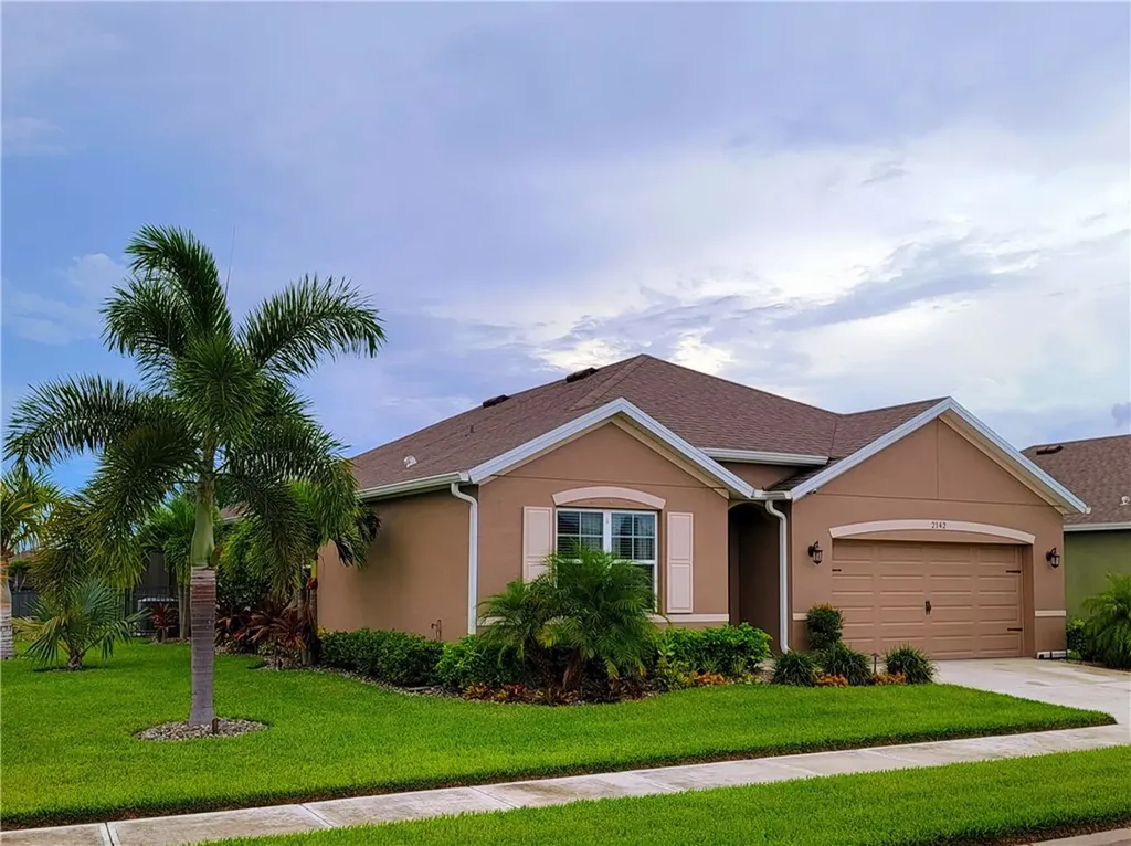 2142 Harwick Circle SW Vero Beach FL 32968